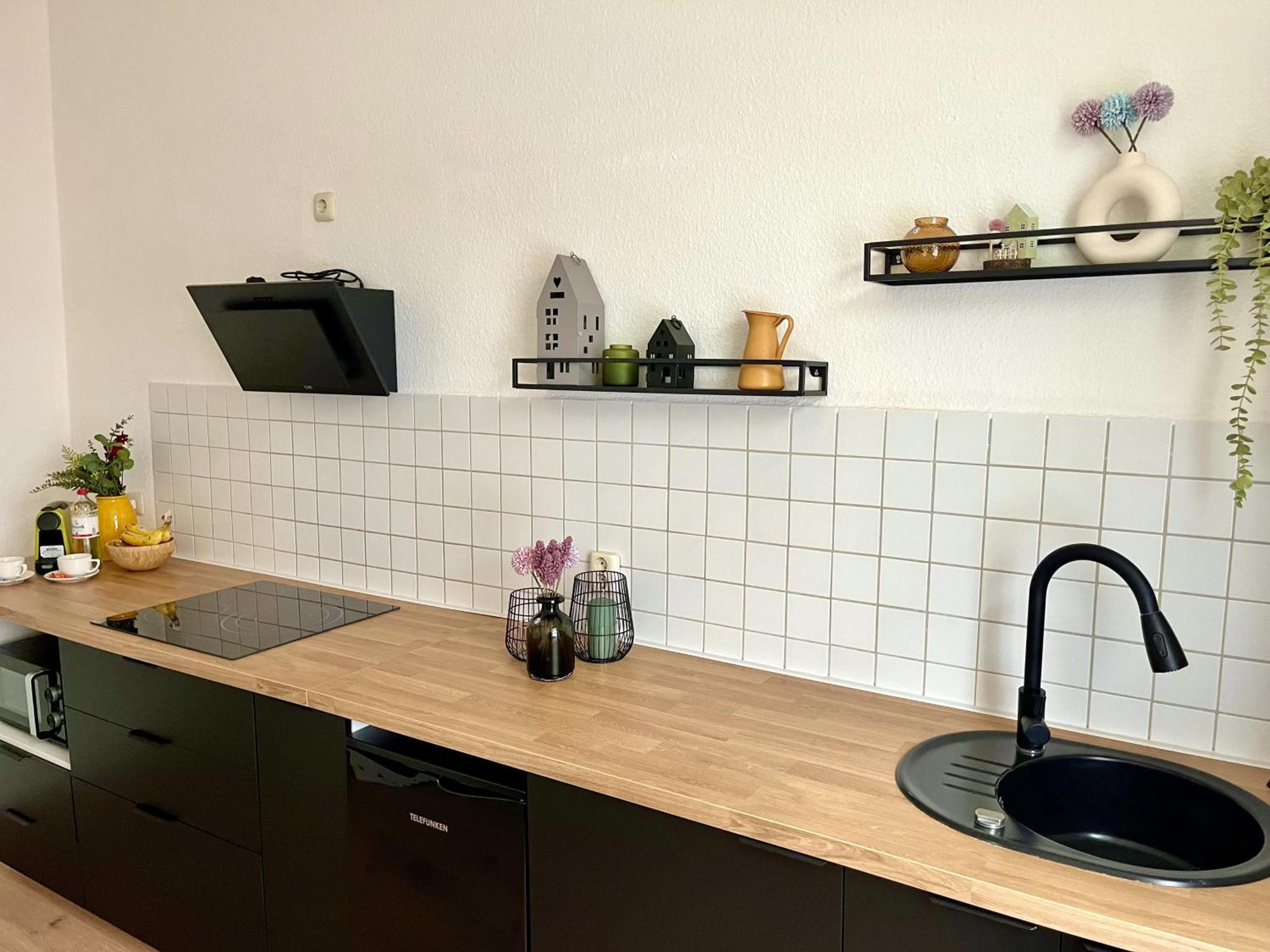 Endless: Studio Mit Netflix + Workstation Im Zentrum Schwerin  Exterior foto